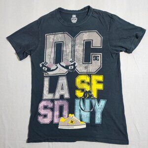 DC Shoes T-shirt men's size M black with graphic design short sleeve